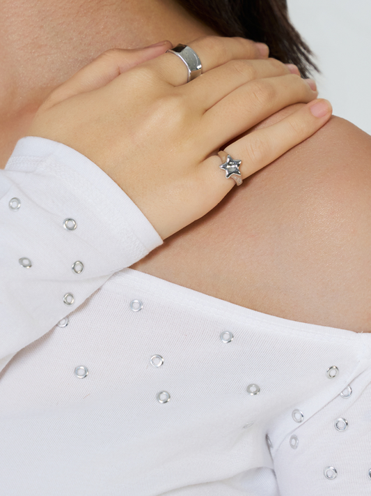 Nova pinky ring